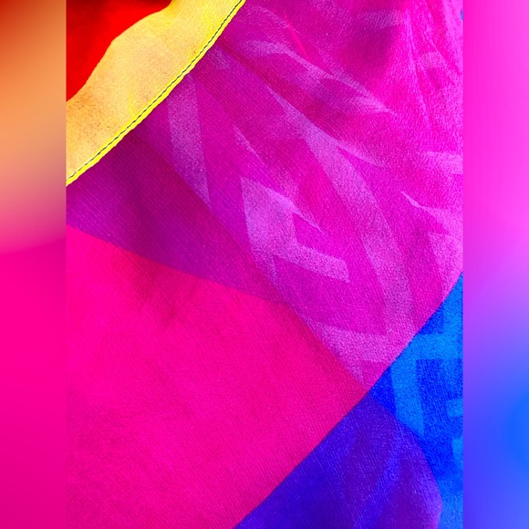 Fendi oversized silk scarf/ wrap Multi colored pink,blue,red,yellow, orange. - Picture 12 of 16